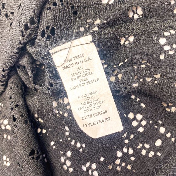 Women's Lace Boho Over Sized Bell Sleeve Shirt Eyelet Pattern Red Haute Brand S - Picture 14 of 14